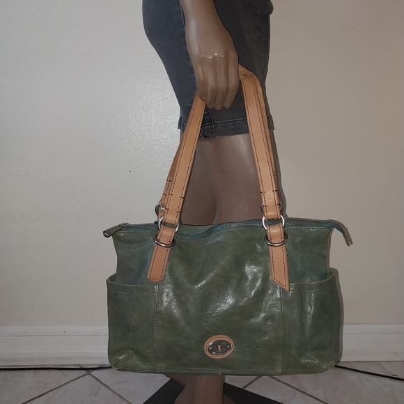 FOSSIL OLIVE GREEN LEATHER BAG# 4652. EUC - Picture 12 of 16